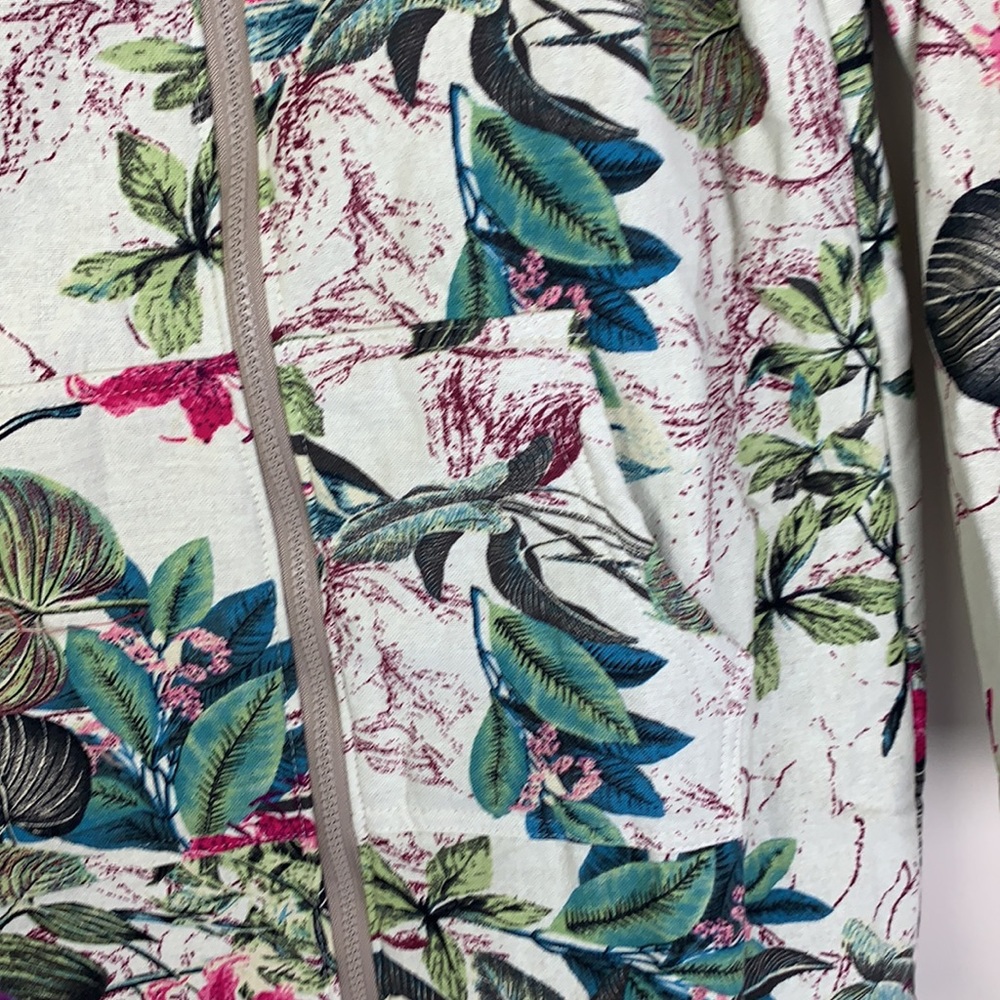 SMALL Pink and ivory floral light hoodie - Picture 5 of 16